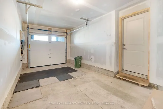 Additional image 36 of 61 Soho St Unit 102