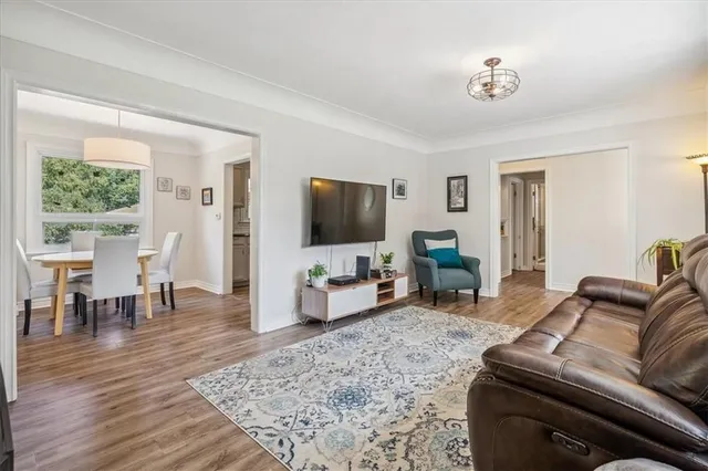 Additional image 7 of 971 BOOTHMAN Ave