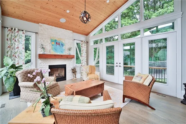 Additional image 34 of 298 SHOREVIEW Rd