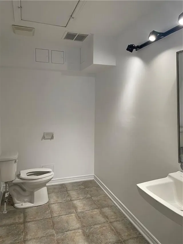 Additional image 31 of 362 Plains Rd Unit 35