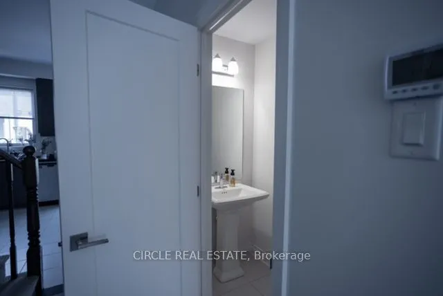 Additional image 19 of 4 Could Lane