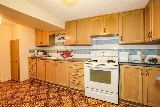 Additional image 18 of 171 Britannia Ave