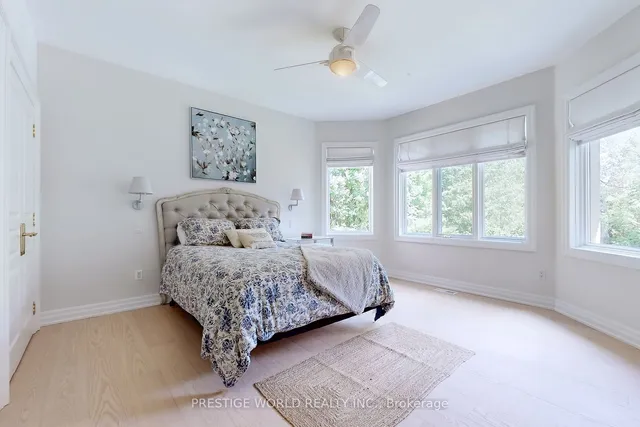 Additional image 29 of 37 Rollscourt Dr