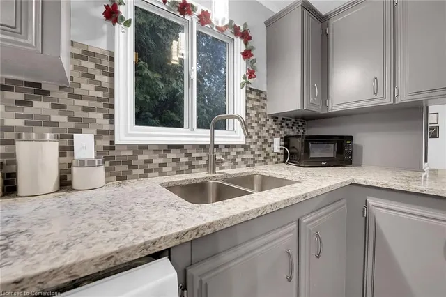 Additional image 6 of 94 Maple Cres