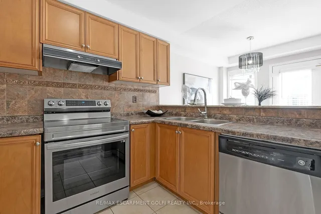 Additional image 16 of 151 Green Rd Unit 12