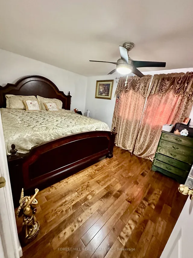 Additional image 19 of 28 Thorny Vineway