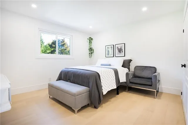 Additional image 41 of 2260 BRITANNIA Rd