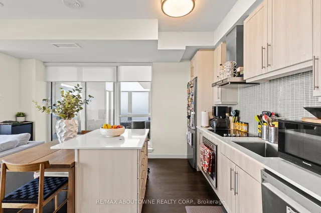 Additional image 8 of 2087 Fairview St Unit 608