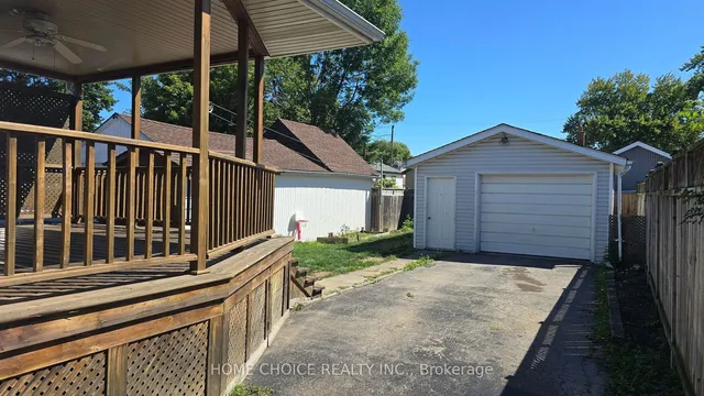 Additional image 2 of 558 Quebec St