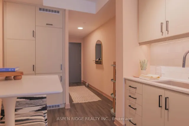 Additional image 4 of 9 Tecumseth St Unit 822