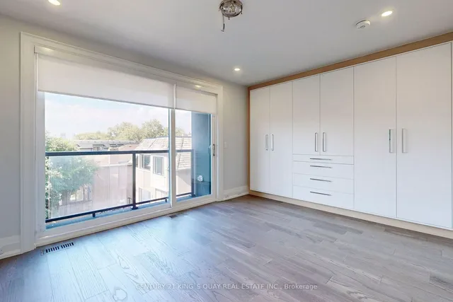 Additional image 27 of 3052 Bayview Ave