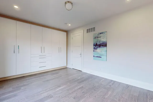 Additional image 29 of 3052 Bayview Ave