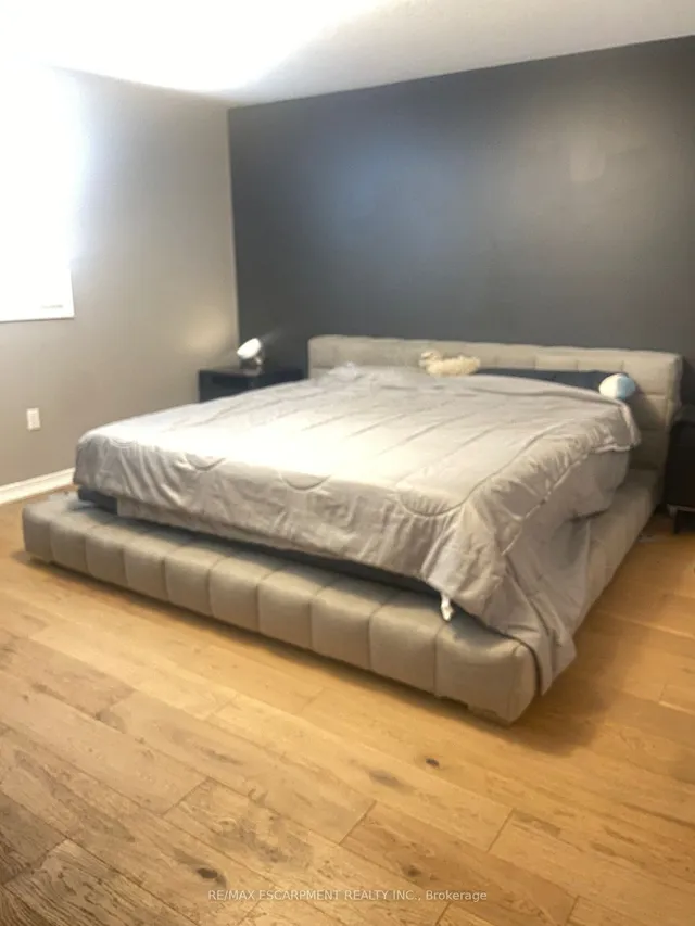 Additional image 13 of 44 PELECH Cres