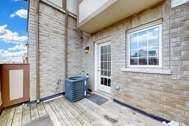 Additional image 35 of 86 Locker Pl