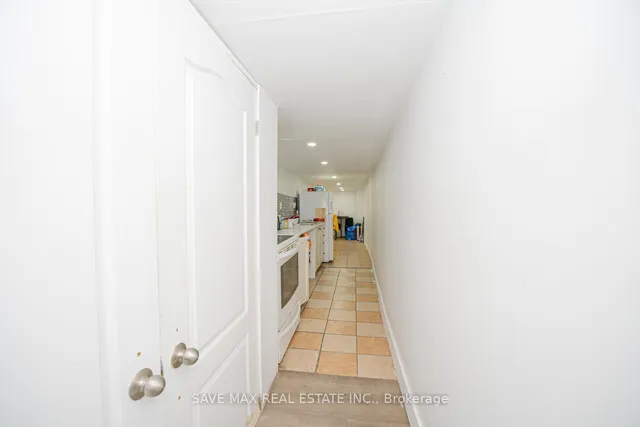 Additional image 32 of 23 lyndhurst St