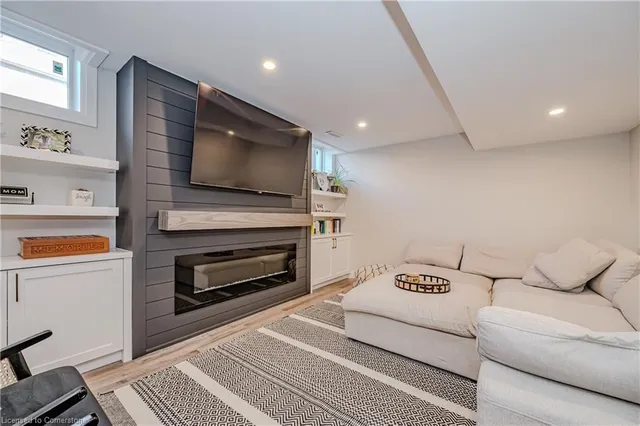 Additional image 32 of 139 Humphrey St