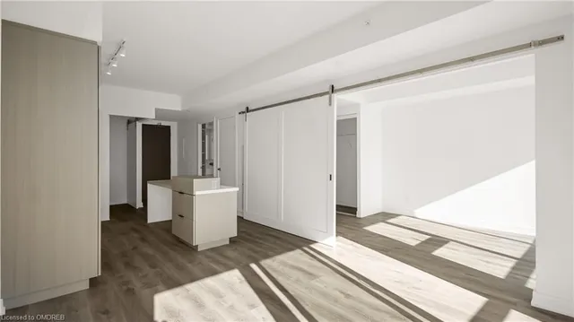 Additional image 20 of 370 Martha St Unit 905