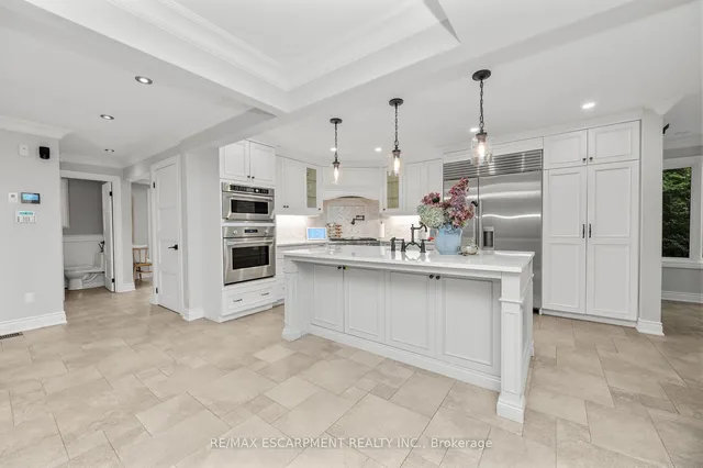 Additional image 6 of 185 Central Dr