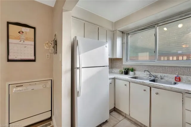 Additional image 7 of 161 Berkindale Dr Unit 5