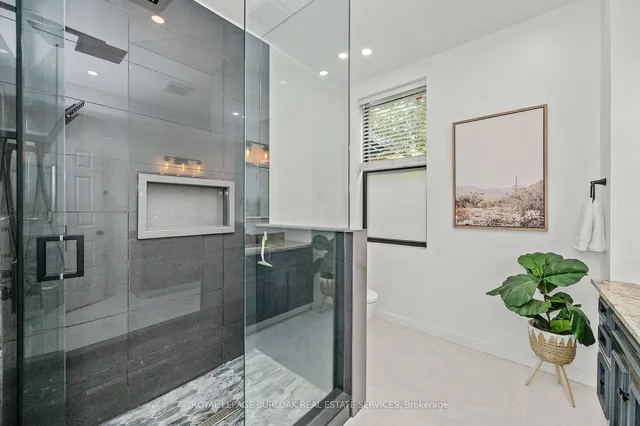 Additional image 19 of 127 Freelton Rd