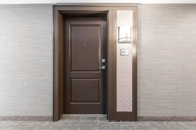 Additional image 3 of 450 Dundas St Unit 407