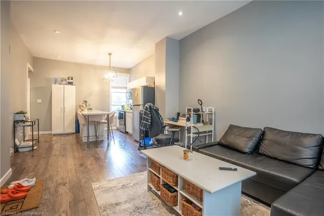 Additional image 7 of 165 Emerald St