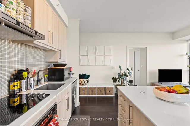 Additional image 10 of 2087 Fairview St Unit 608