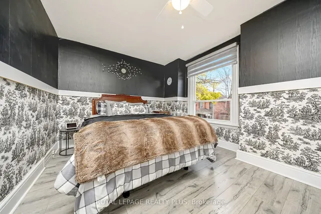 Additional image 25 of 16 Case St