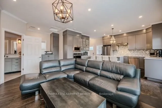 Additional image 23 of 131 Green Rd