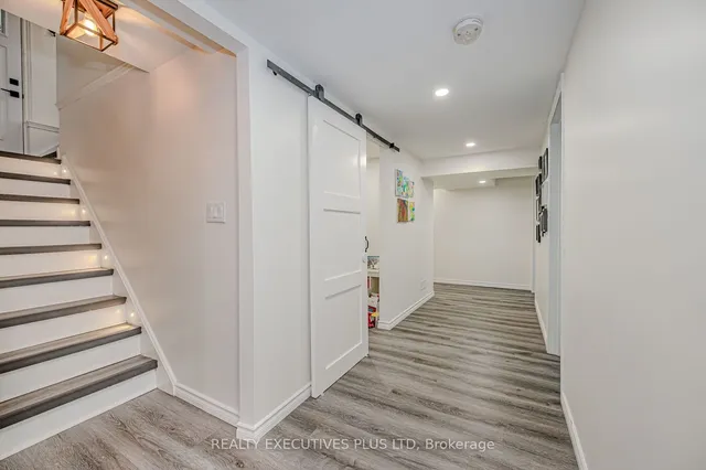 Additional image 19 of 115 Lynbrook Dr