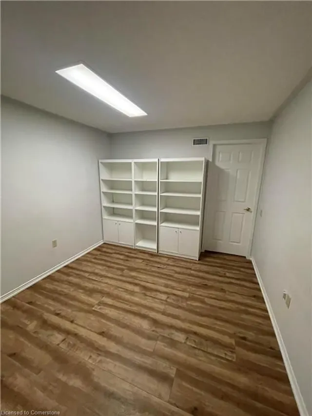 Additional image 26 of 214 Silverbirch Blvd