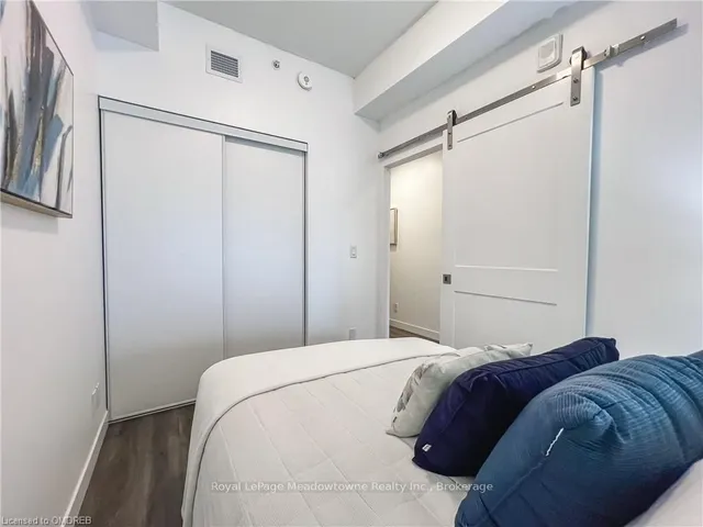 Additional image 15 of 15 QUEEN St Unit 1106