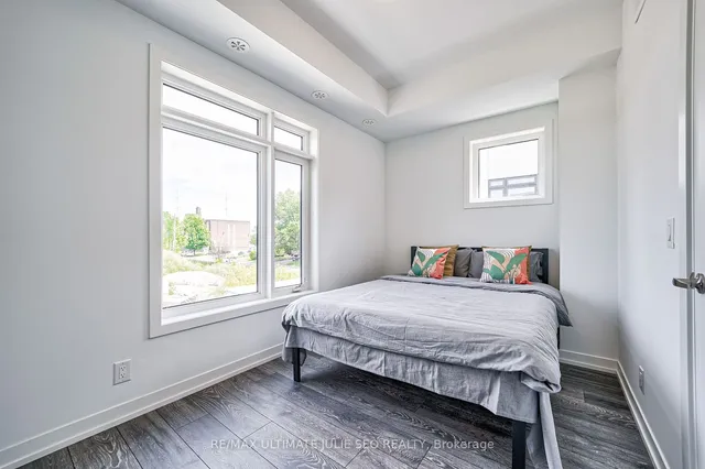 Additional image 32 of 27 SPRUCE PINES Cres