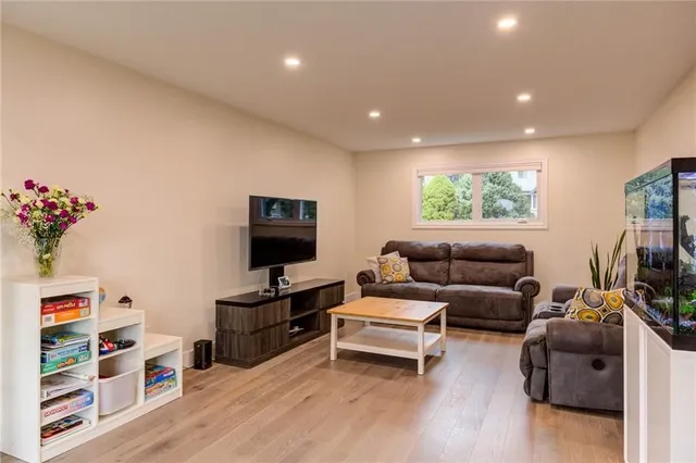 Additional image 9 of 2141 CARTIER Cres