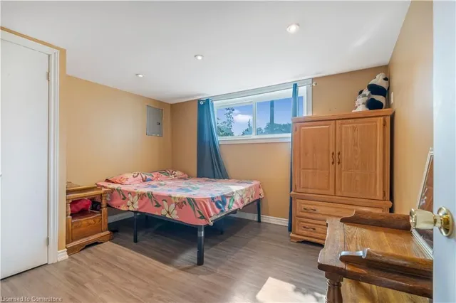 Additional image 29 of 6 Rideau Cres