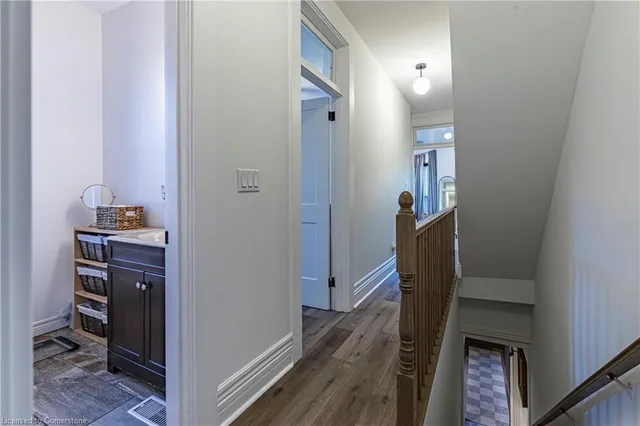 Additional image 23 of 185 1/2 Emerald St