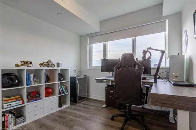 Additional image 18 of 2007 James St Unit 1307