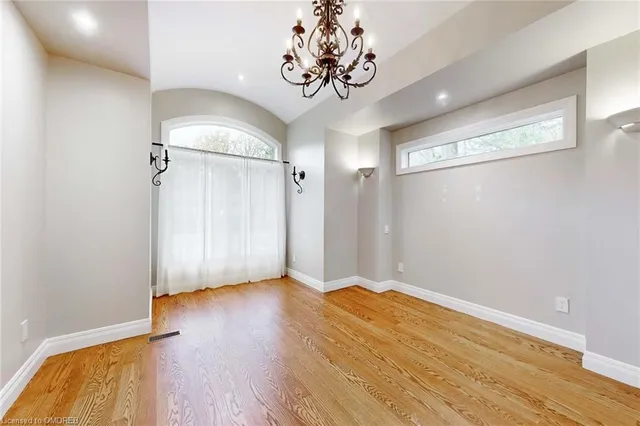 Additional image 20 of 34 Maple Ave