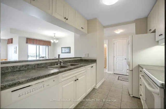 Additional image 6 of 5070 Fairview St Unit 506