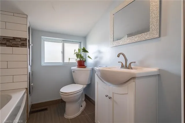 Additional image 14 of 55 Allan Ave