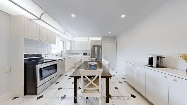 Additional image 9 of 265 Acton Ave