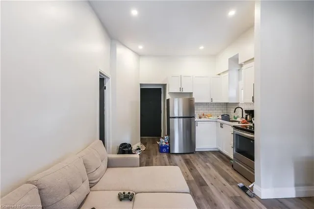 Additional image 6 of 233 Victoria Ave