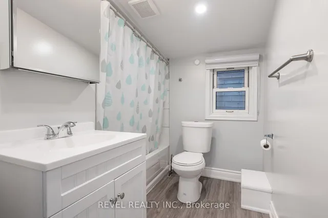 Additional image 36 of 34 Sherman Ave