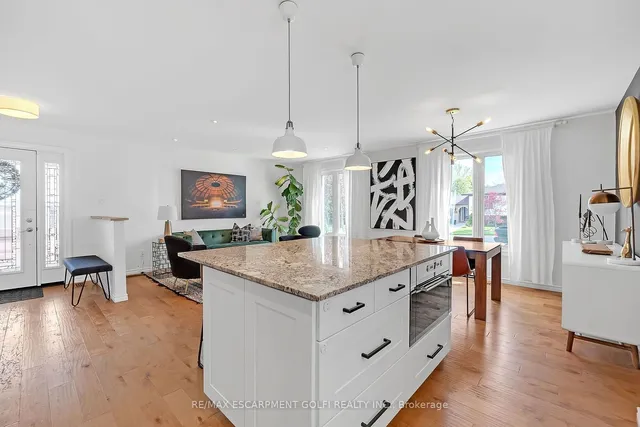 Additional image 16 of 98 FORESTGATE Dr