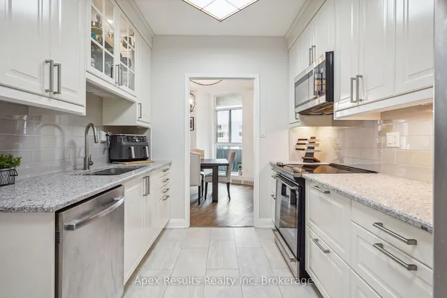 Additional image 37 of 5250 Lakeshore Rd Unit 908