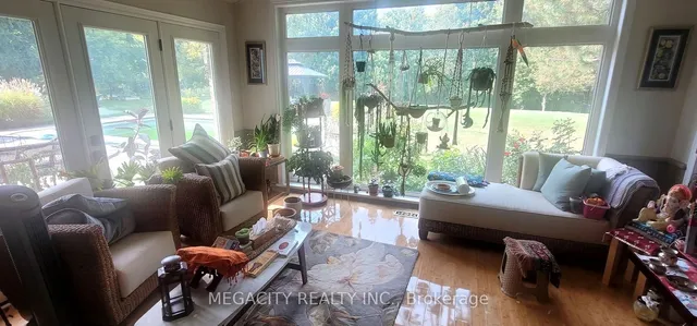 Additional image 10 of 155 Meadowland Cres