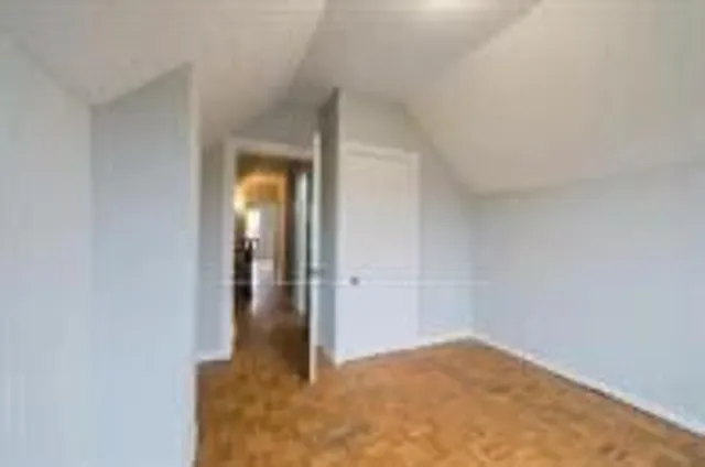 Additional image 9 of 283 Emerald St