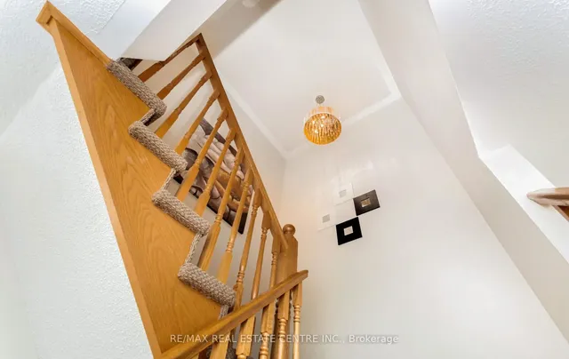 Additional image 17 of 1096 Barclay Circ