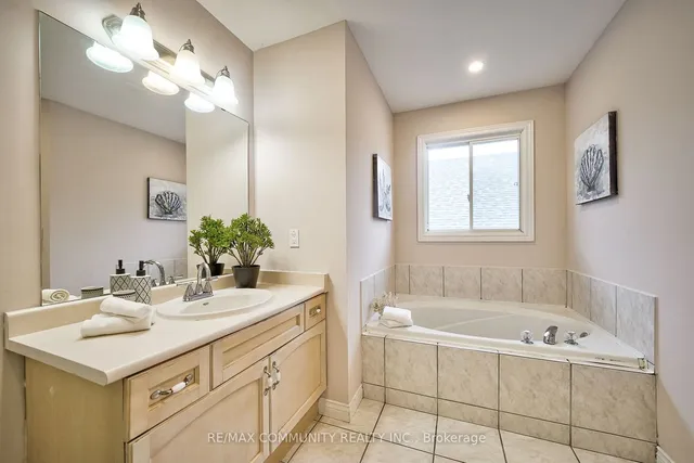 Additional image 24 of 3 Resolute Dr