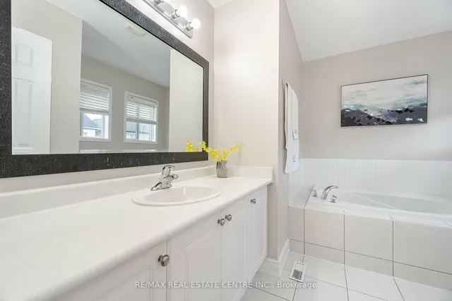 Additional image 25 of 1016 Mccuaig Dr